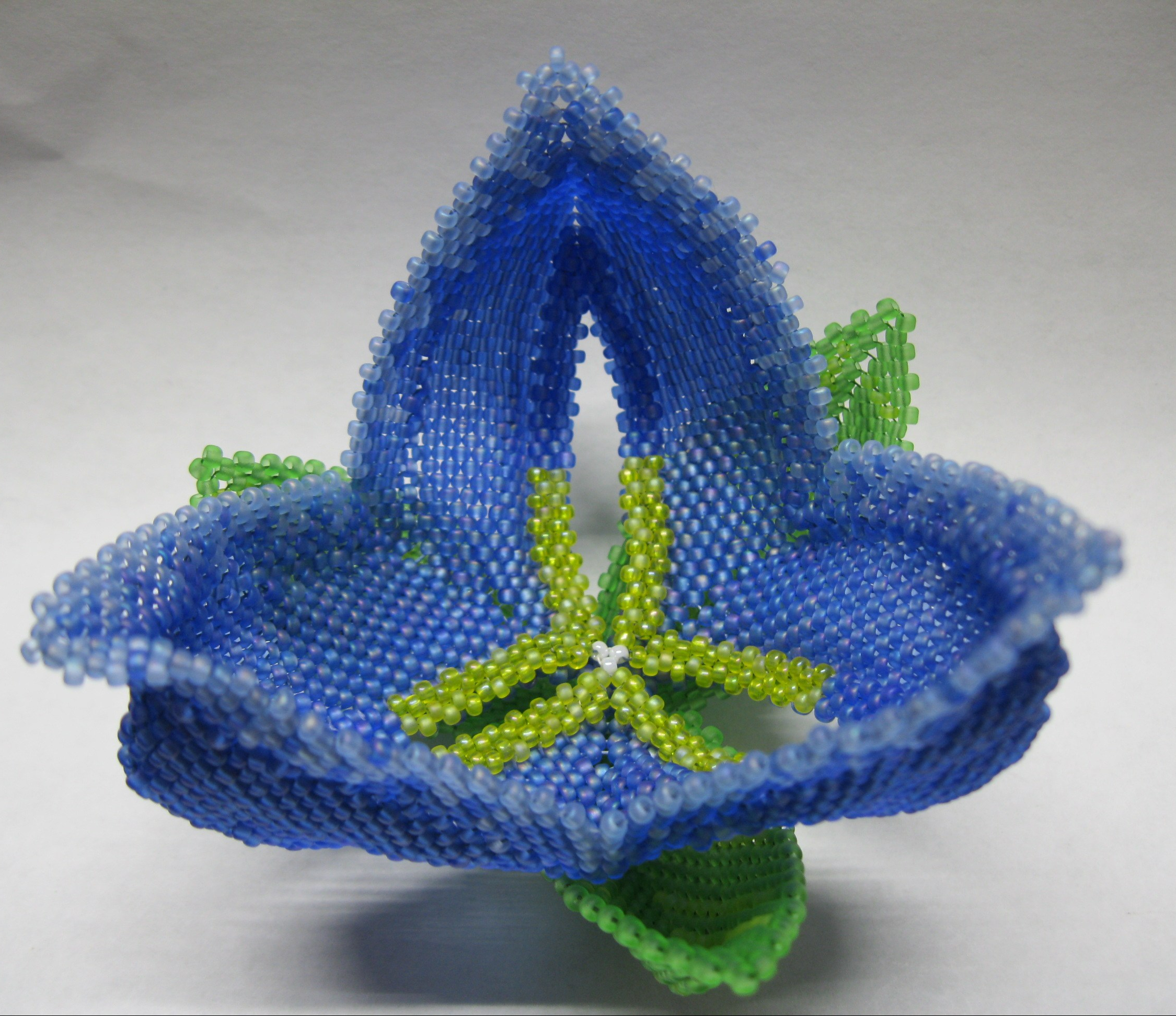 Sculptural Tulip with Tri-Leaf Base